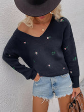 Black Low V-neck Daisy Embroidered Knit Sweater