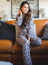 Pajamas Giraffe Print Turndown Collar Long Sleeves Polyester Lingerie Sleepwear