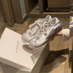 German Training Shoes Pearl Mesh Breathable Forrest Gump Shoes Soft Sole Silver and White