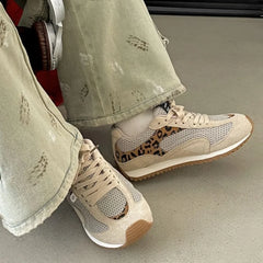 Running Shoes Mesh Breathable Casual Sneakers Lace Up Anti-Slip Retro Sports Shoes Versatile Low Top Sneakers