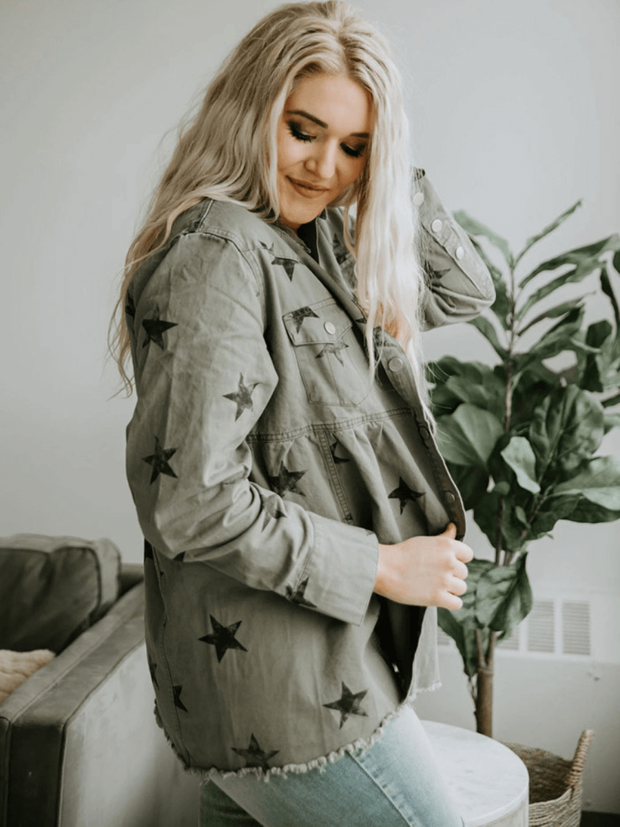 ALL ALIGNED FRAYED STAR DISTRESSED DENIM SHACKET - OLIVE