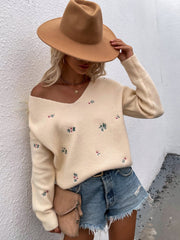 Beige Wide V-neck Daisy Embroidered Knit Sweater