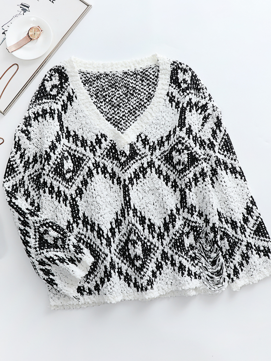 Geometric Pattern Ripped Side Hem Sweater - Black