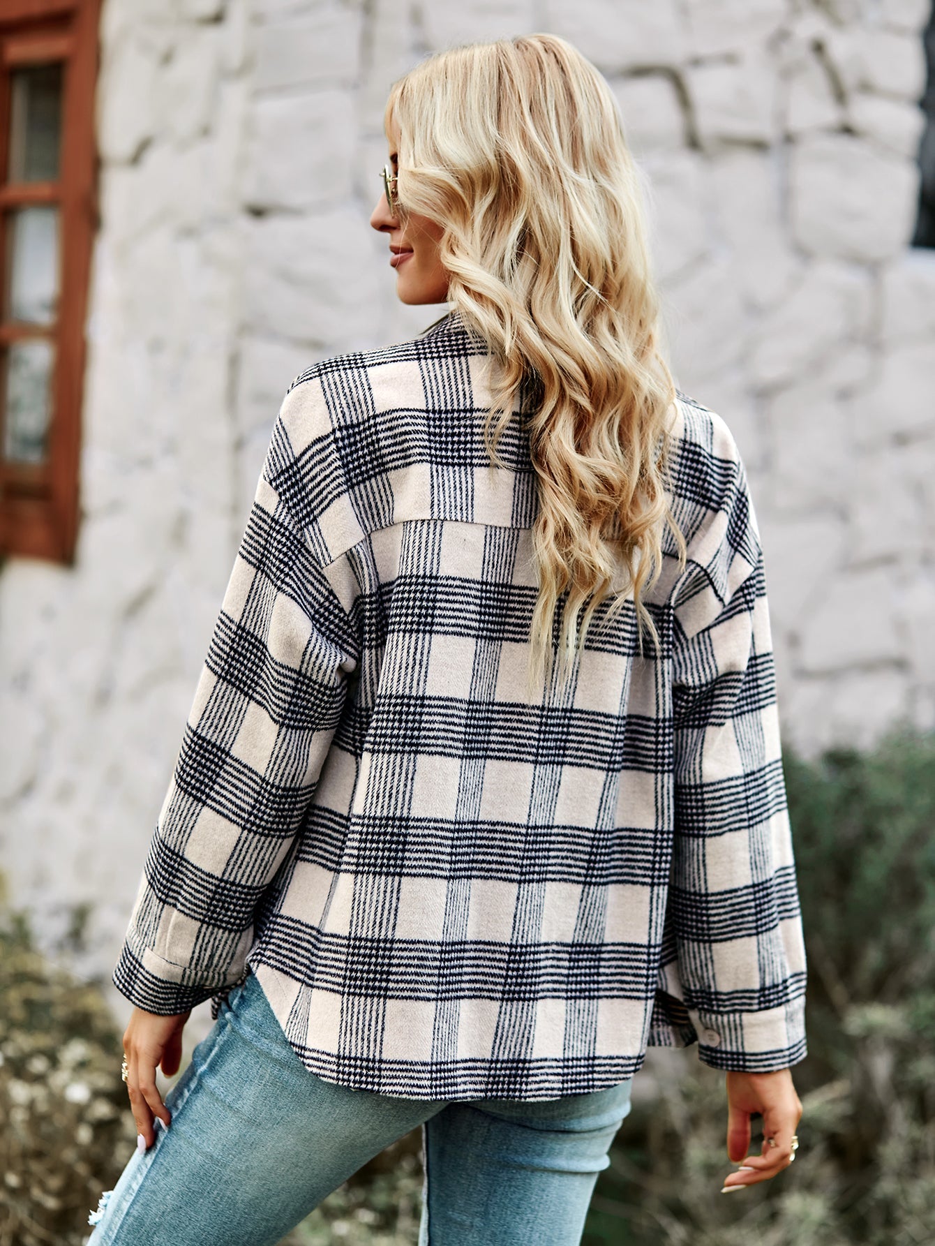 DISTRESSED PLAID SHACKET - BLACK