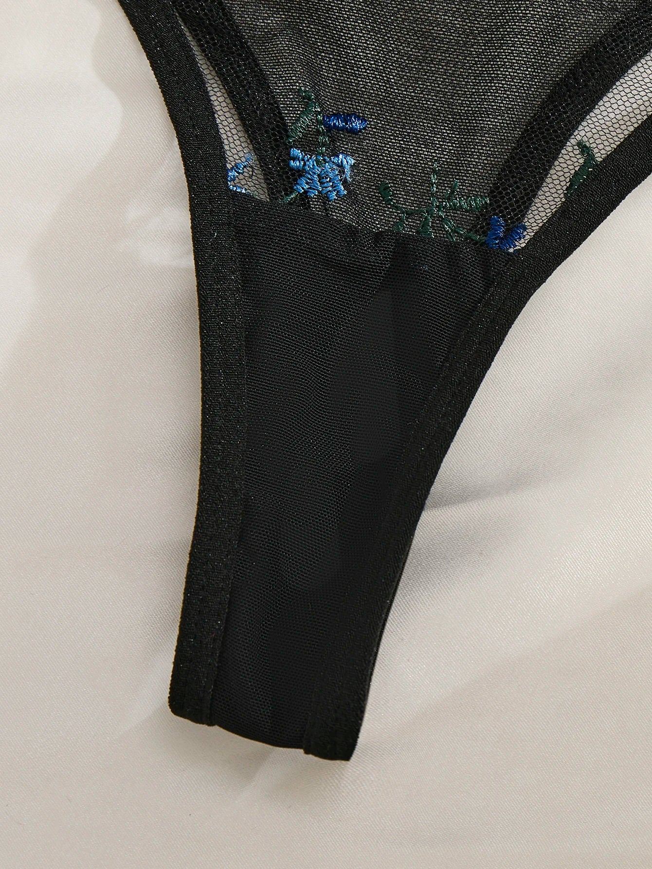 Casual Embroidered Stamen Semi Transparent Heart-Shaped Design Suitable