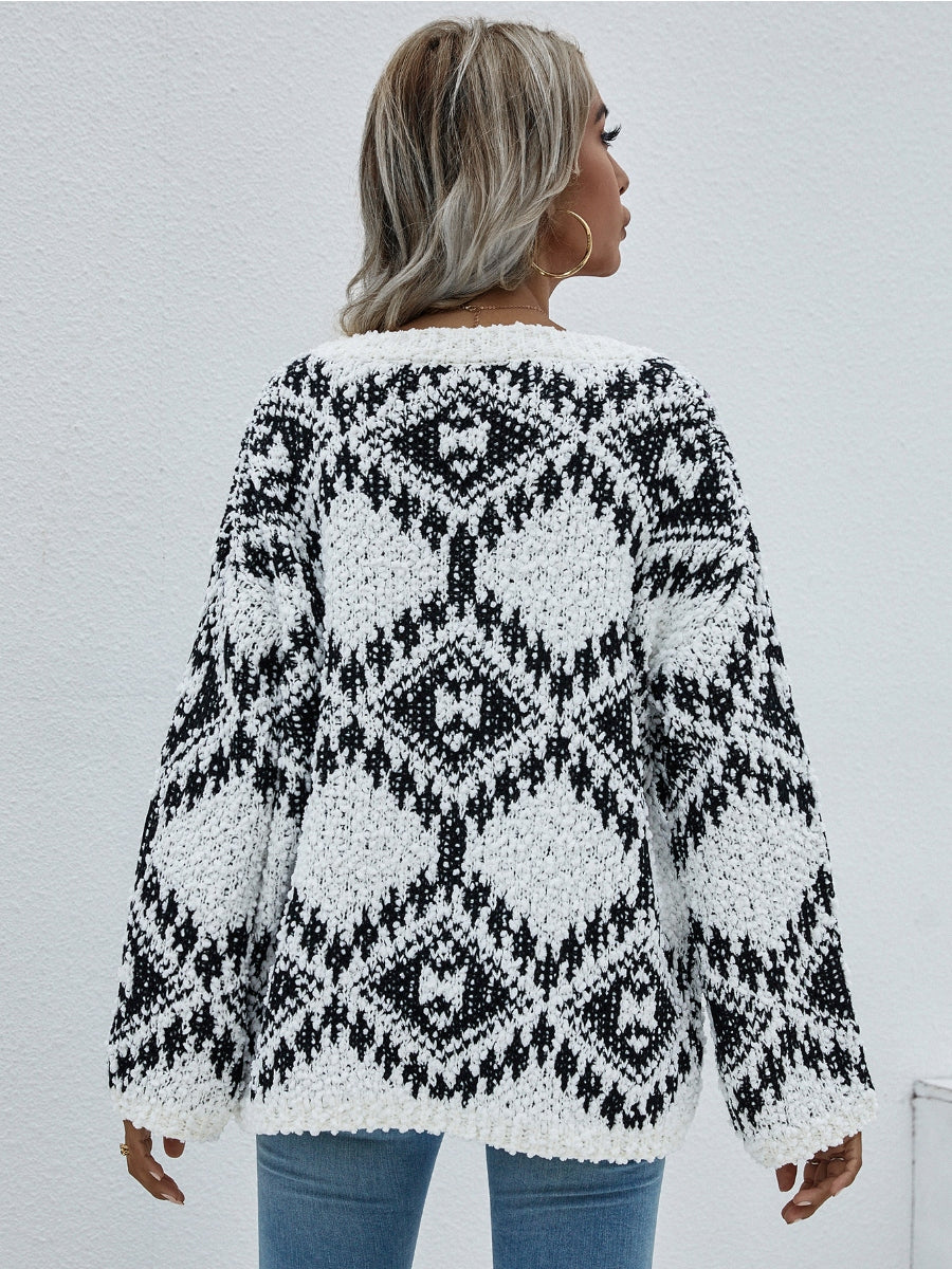 Geometric Pattern Ripped Side Hem Sweater - Cream