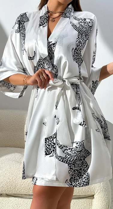 Luxury Cartoon Print Bathrobe Smooth Soft Half Sleeve Nightgowns