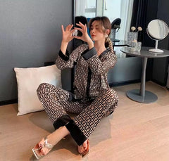 Luxury V Neck Design Cross Letter Print Pajamas Set Sleepwear