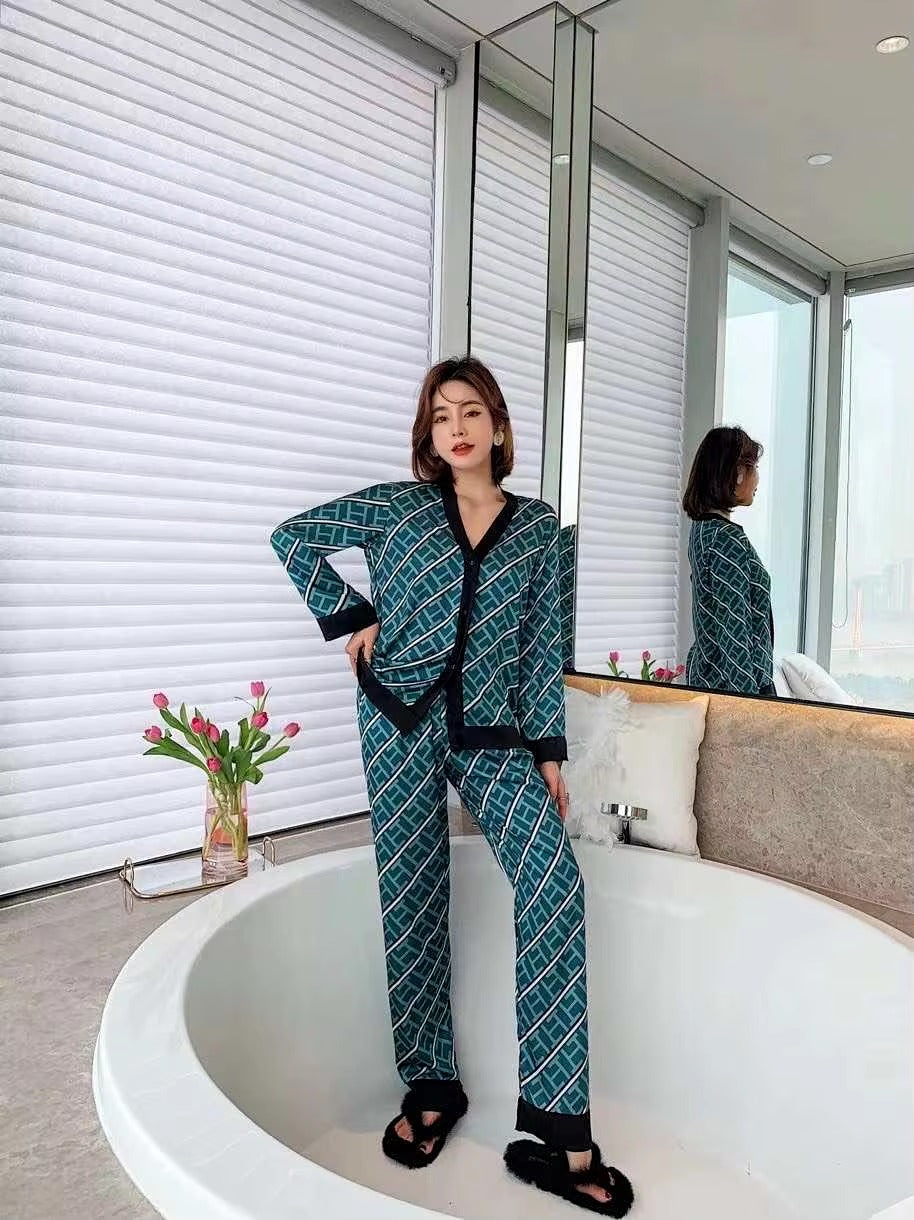 Luxury V Neck Design Cross Letter Print Pajamas Set Sleepwear
