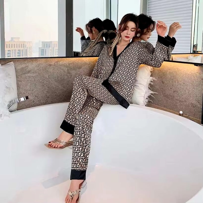 Luxury V Neck Design Cross Letter Print Pajamas Set Sleepwear