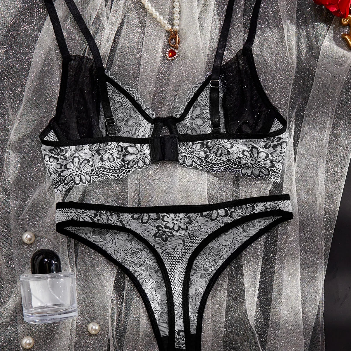 New Color Blocking Fashionable Floral Embroidery Lingerie Two-Piece Set