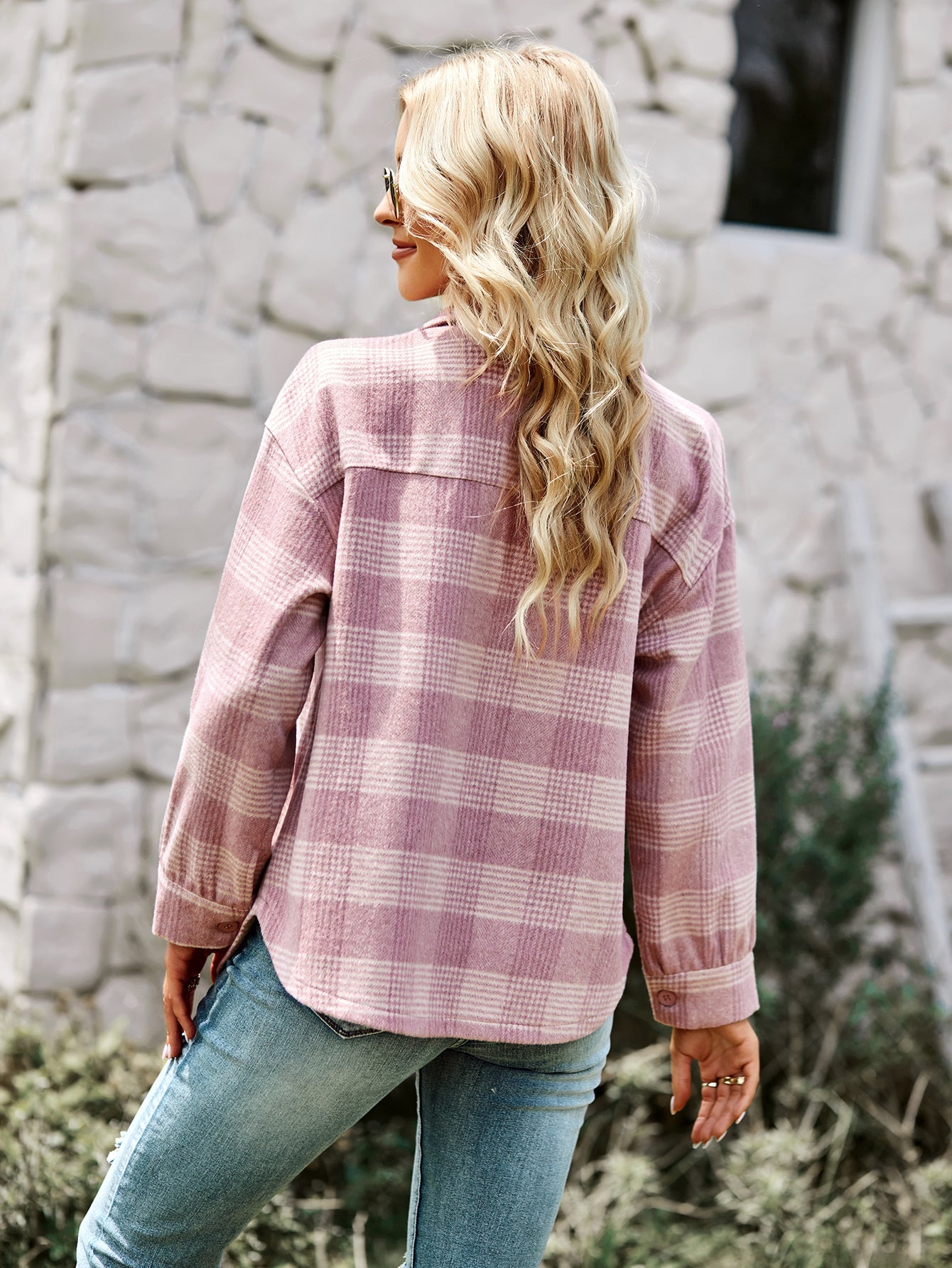 DISTRESSED PLAID SHACKET - PINK