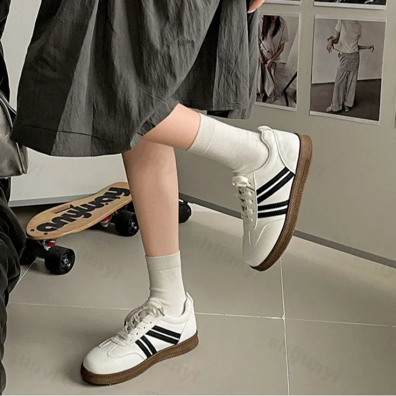Retro Design Low Top Thick Soled Casual Sports Shoes