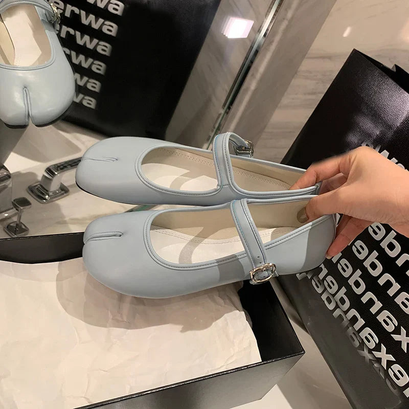 Split Toe Tabi Shoes Buckle Mary Janes Shoes Flats chaussure femme Leisure Shoes zapatos de mujer