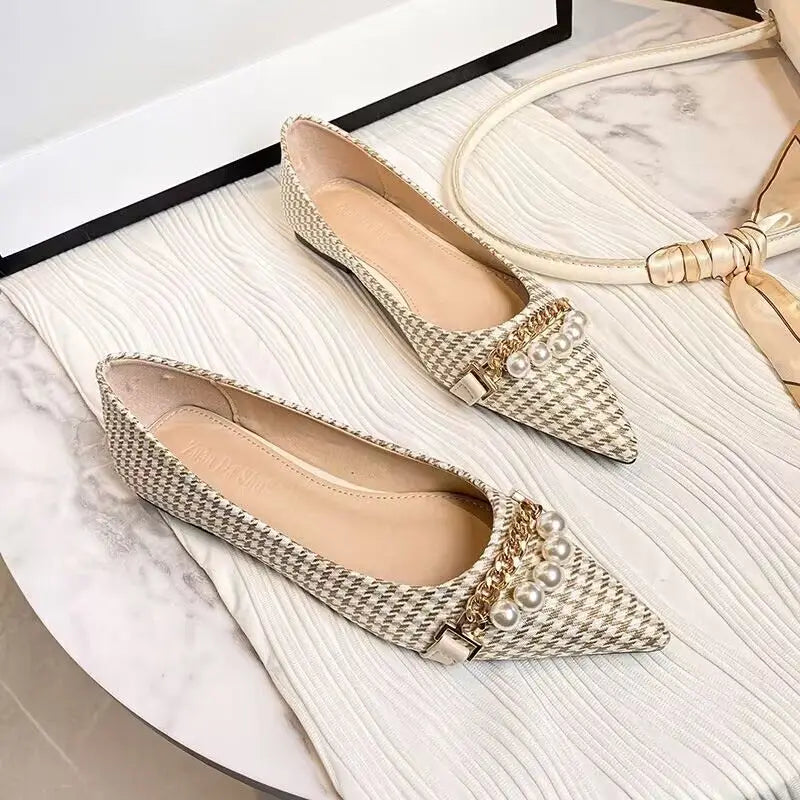 Normal Leather Casual Pearl Pointed Toe Formal Shoes