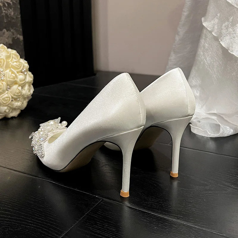 Bride Shoes Crystals Flowers White High Heels Hand-embroidered Pearl Flowers Satin Lady Thin Heels