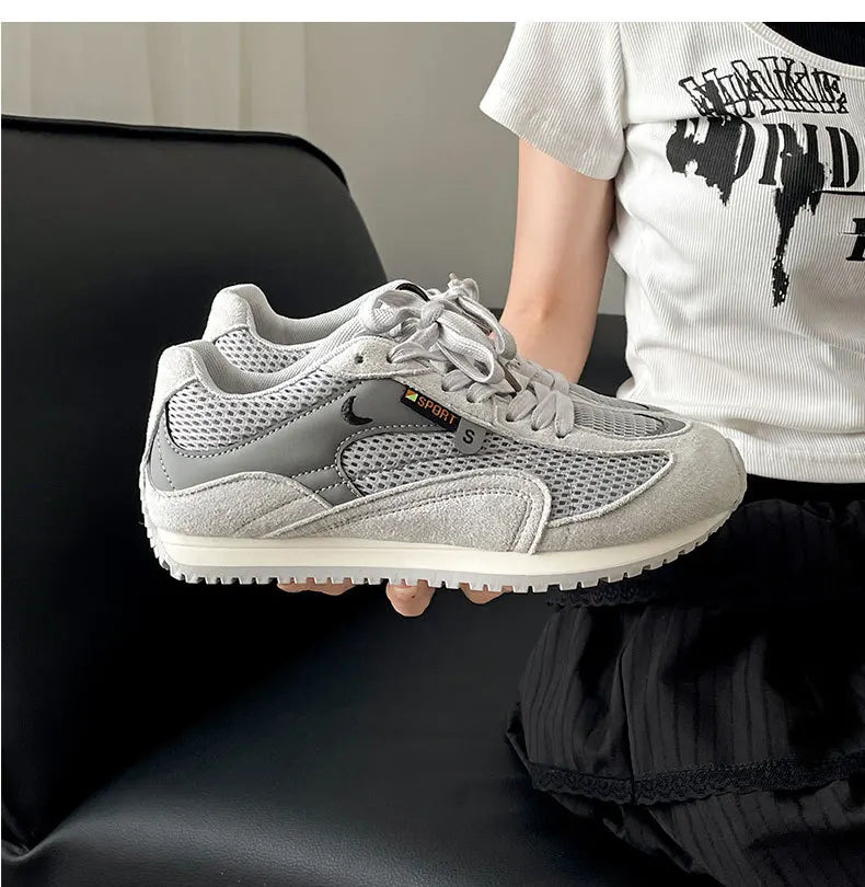 Running Shoes Mesh Breathable Casual Sneakers Lace Up Anti-Slip Retro Sports Shoes Versatile Low Top Sneakers