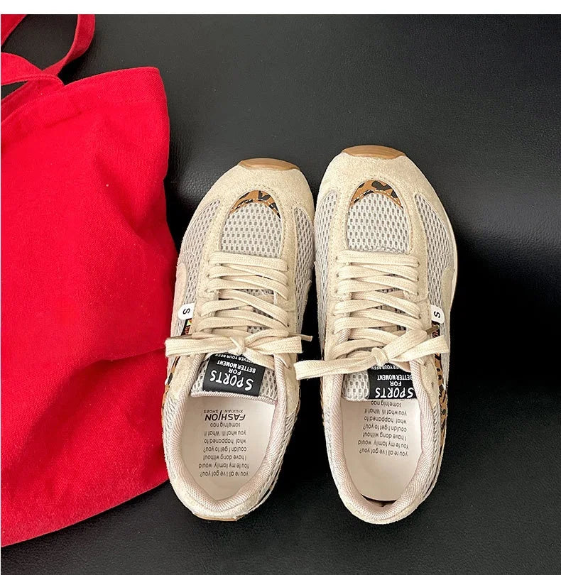 Running Shoes Mesh Breathable Casual Sneakers Lace Up Anti-Slip Retro Sports Shoes Versatile Low Top Sneakers