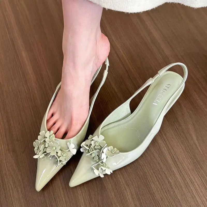 .Pointy Flower Sandals