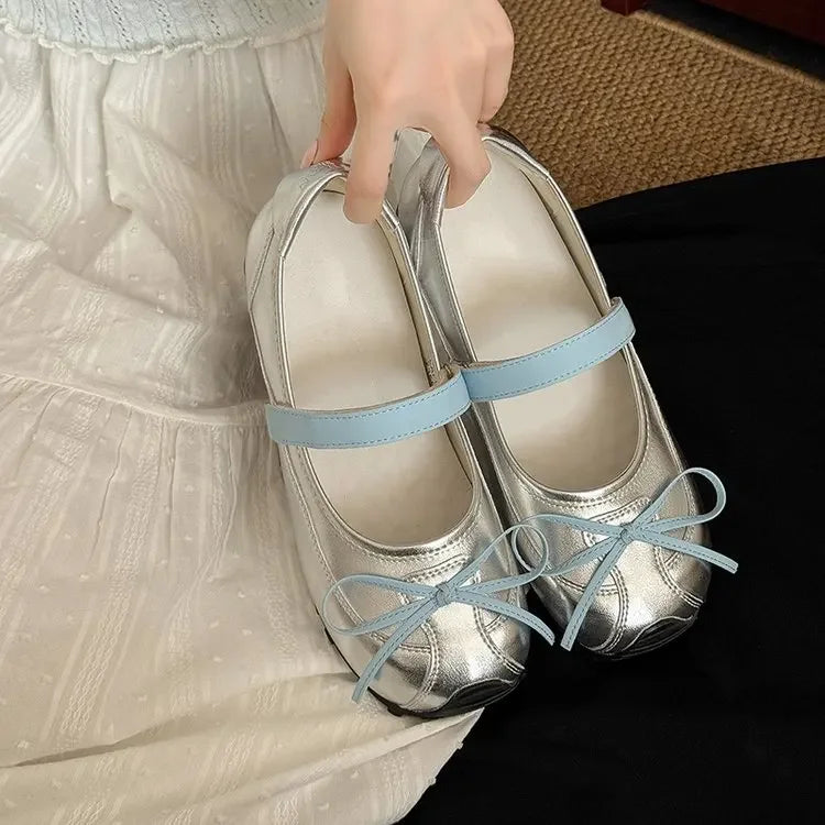 Mary Jane's Small Single Shoes Are Comfortable