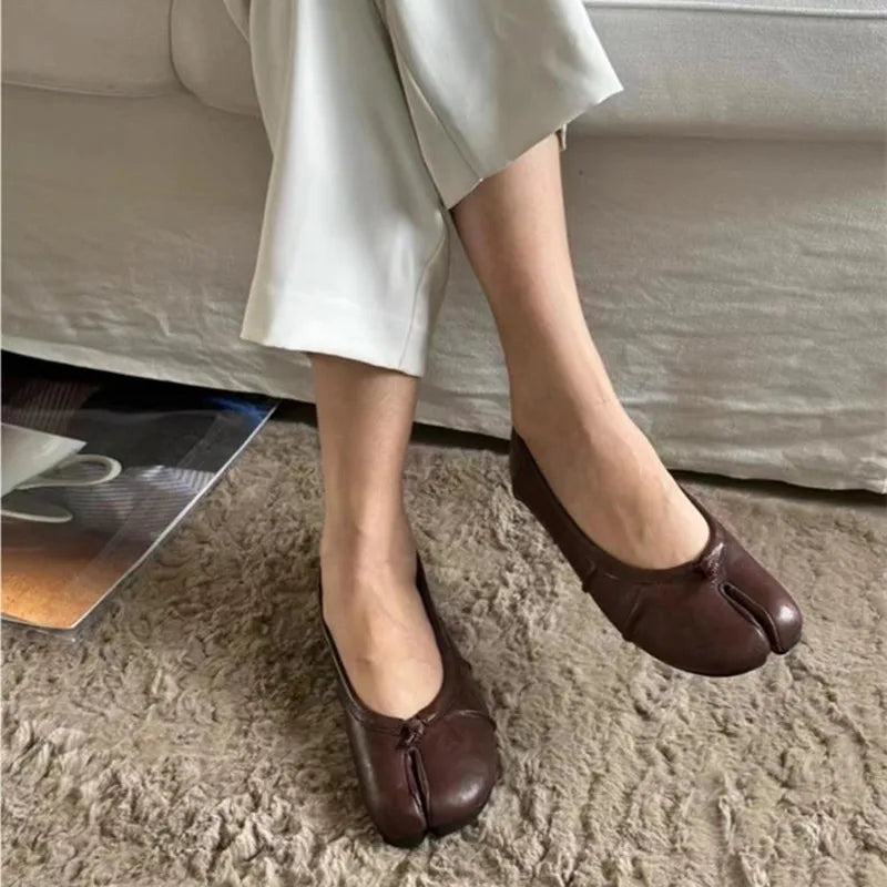Split Toe Ballet Flats Tabi Shoes Casual Slip-on Loafers Pleated Leather Espadrilles Zapatillas Mujer