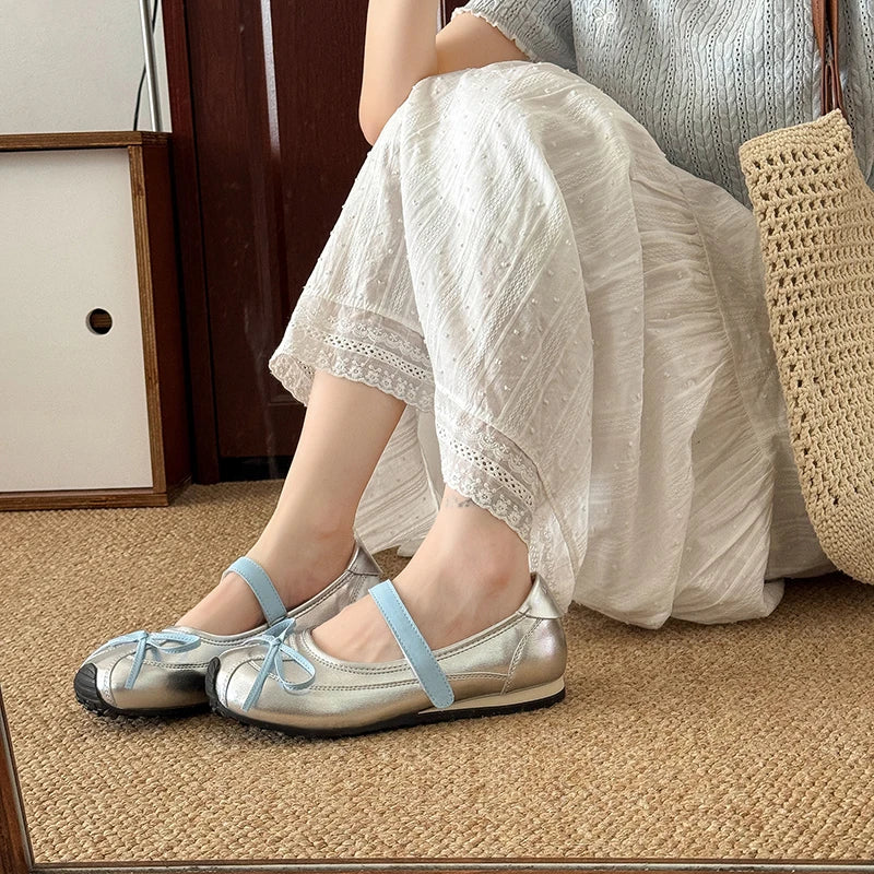 Mary Jane's Small Single Shoes Are Comfortable