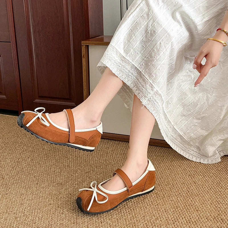 Mary Jane's Small Single Shoes Are Comfortable