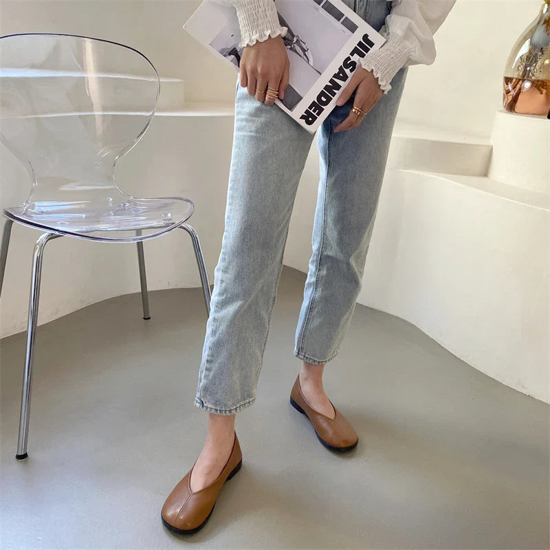 Retro Round Toe Loafers Solid Leather Flats Shallow V-Open Boat Mocasines Femmes Comfy Slip On Daily Walking Shoes Ladies