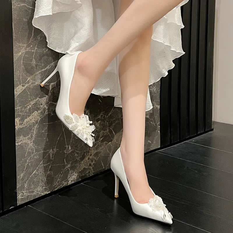 Bride Shoes Crystals Flowers White High Heels Hand-embroidered Pearl Flowers Satin Lady Thin Heels