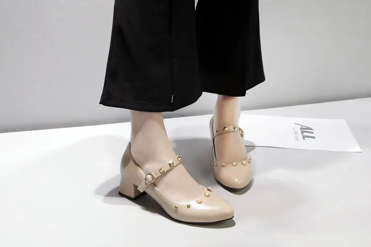 Big Size Shoes Woman Footwear Rivets Studs Large Size Dress PU TPR Med Rome Hoof Heels Rivets Studs Big Size Shoes