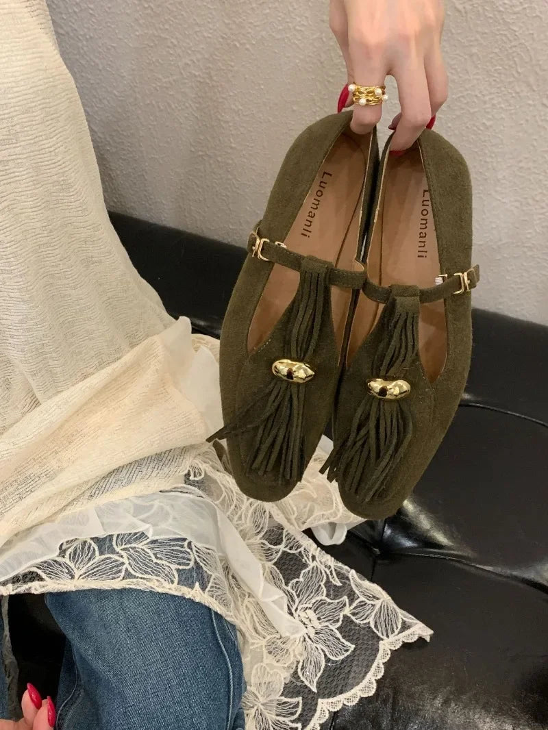 Metal Decoration Tassel Design Flats Comfortable Faux Suede Soft Sole Loafers Retro T Strap Buckle Mary Jane Shoes