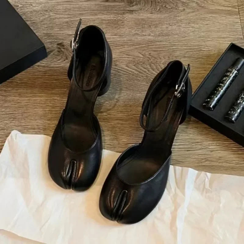 Tabi Ninja ShoesRound Split Toe Shallow Thick Heel Sandals Single Mid Heel Mary Janes