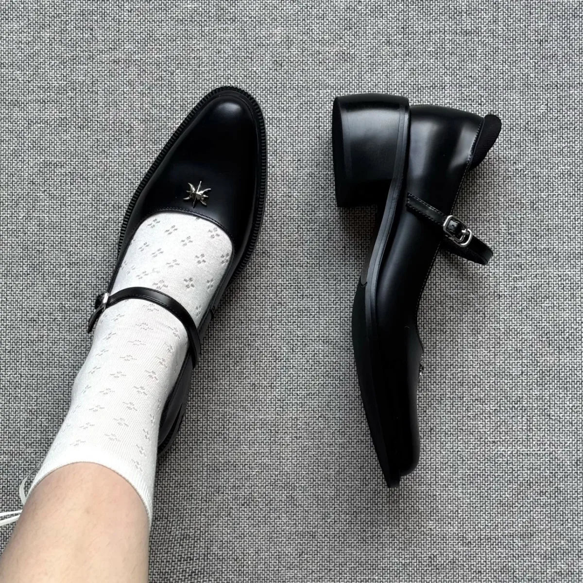 Shallow Mouthed Mary Jane Shoes Thick Heel with A Single Button Leather Shoes Metal Decorative Leisure Flat Shoes