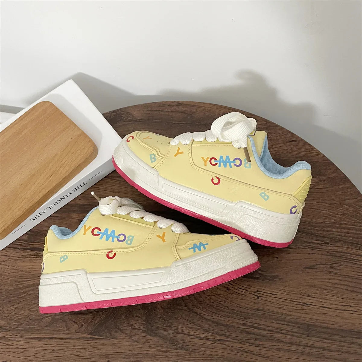 Casual Low-Top Student Sport Sneakers All-MatchLetters Graffiti Thick Bottom Shoes Tenis De Mujer