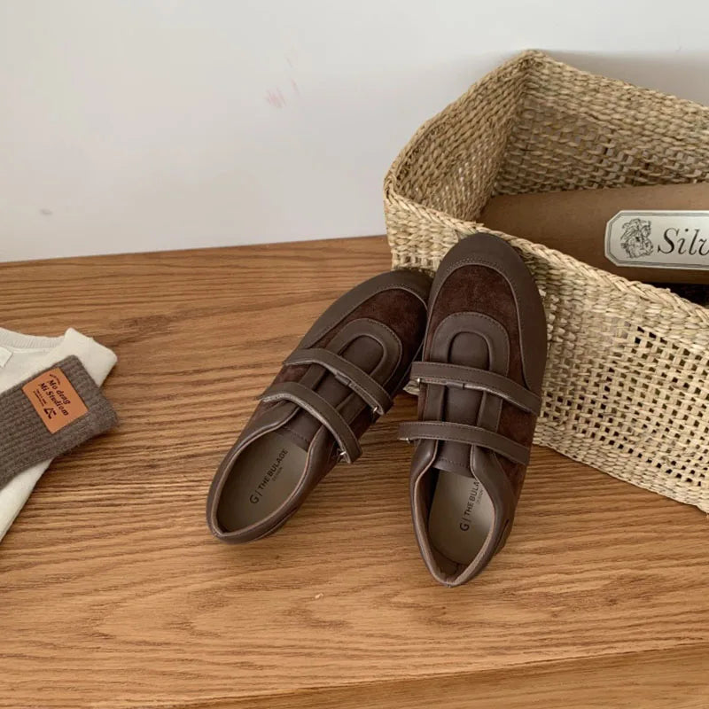 Red Coffee Brand Flat Shoes Round Toe Sneakers Soft Flat Heel Casual Outdoor Single Shoes