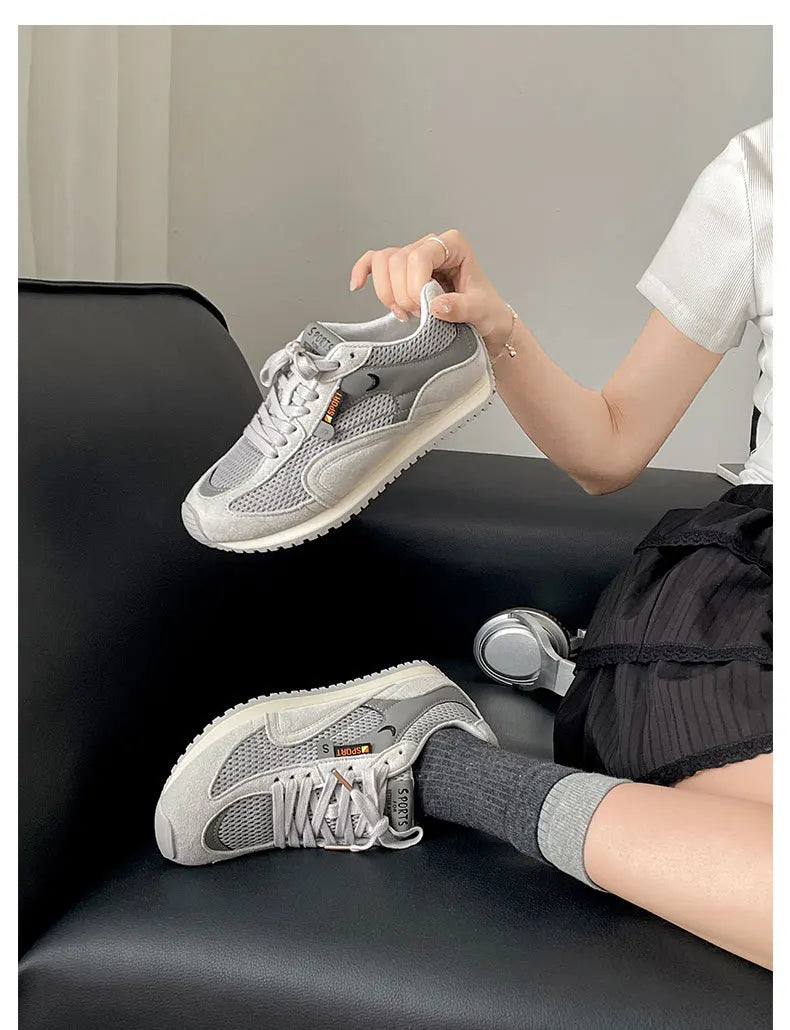 Running Shoes Mesh Breathable Casual Sneakers Lace Up Anti-Slip Retro Sports Shoes Versatile Low Top Sneakers