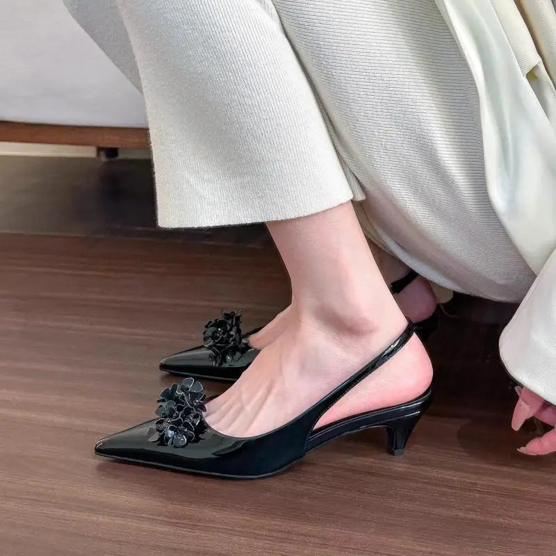 .Pointy Flower Sandals