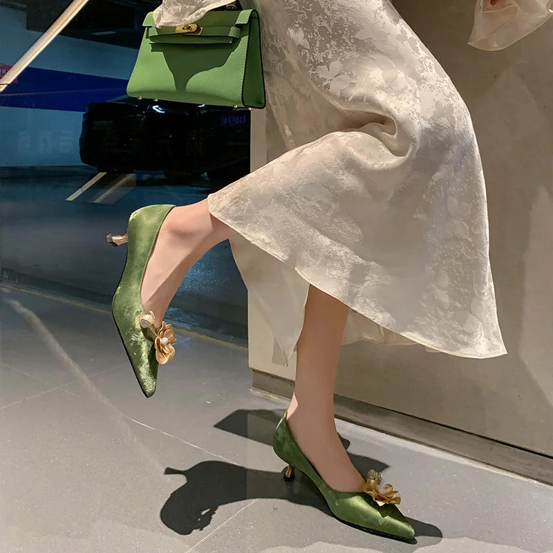 Pointy Toe Golden Flower Pumps Middle Heels Classic Slip On Rhinestone Ball Decor Causal