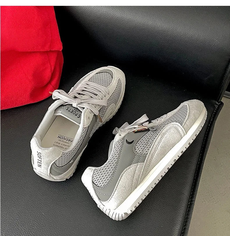 Running Shoes Mesh Breathable Casual Sneakers Lace Up Anti-Slip Retro Sports Shoes Versatile Low Top Sneakers