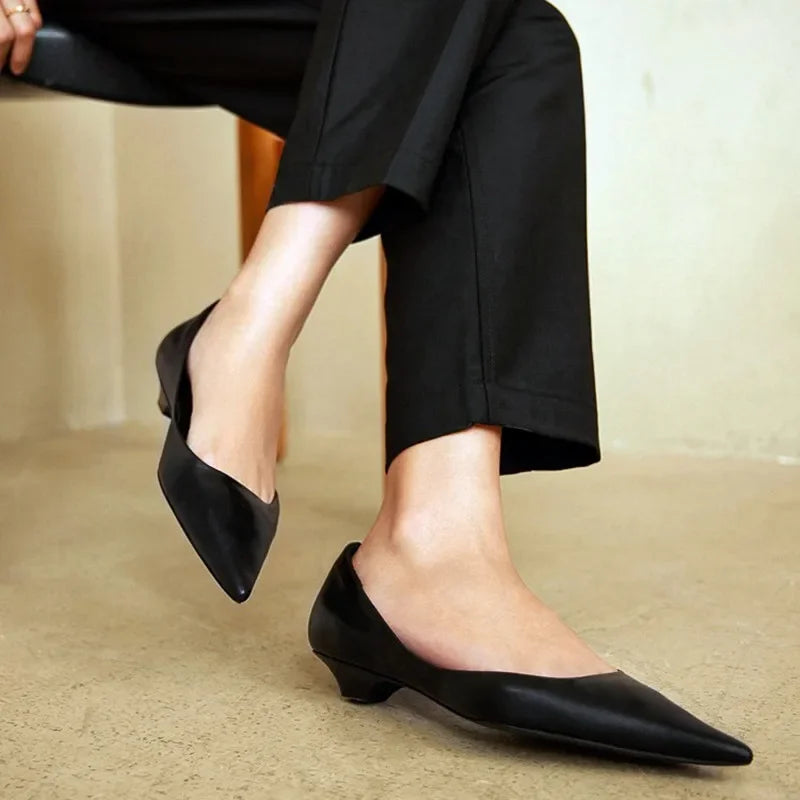 Pointed Toe Leather Flat Shoes Tapered Low Heel Pumps Black Shallow Mouth Design Comfort Casual Office Shoe