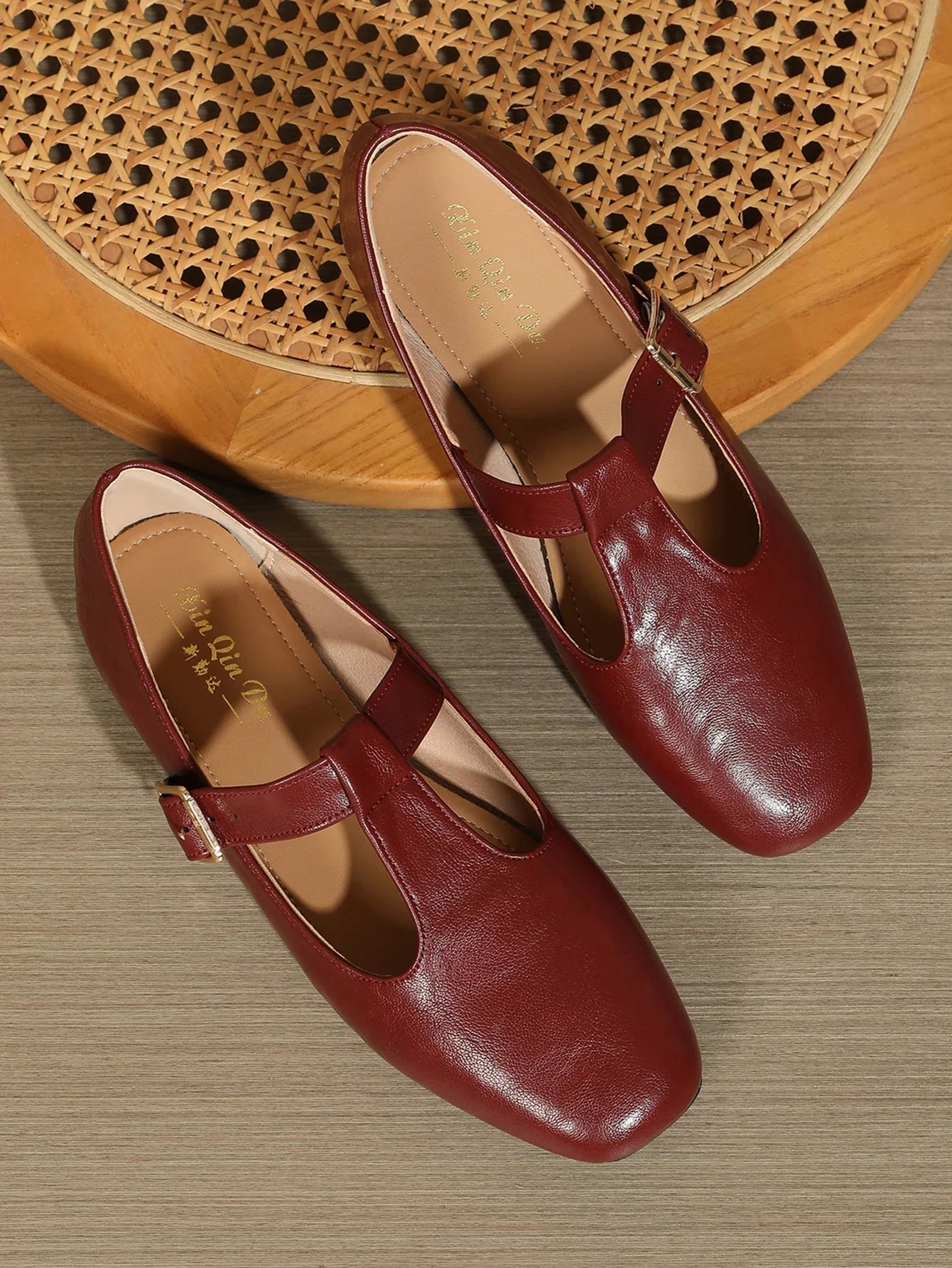 Slip On T-Strap Mary Jane Flats Comfy Round Toe Flat Shoes