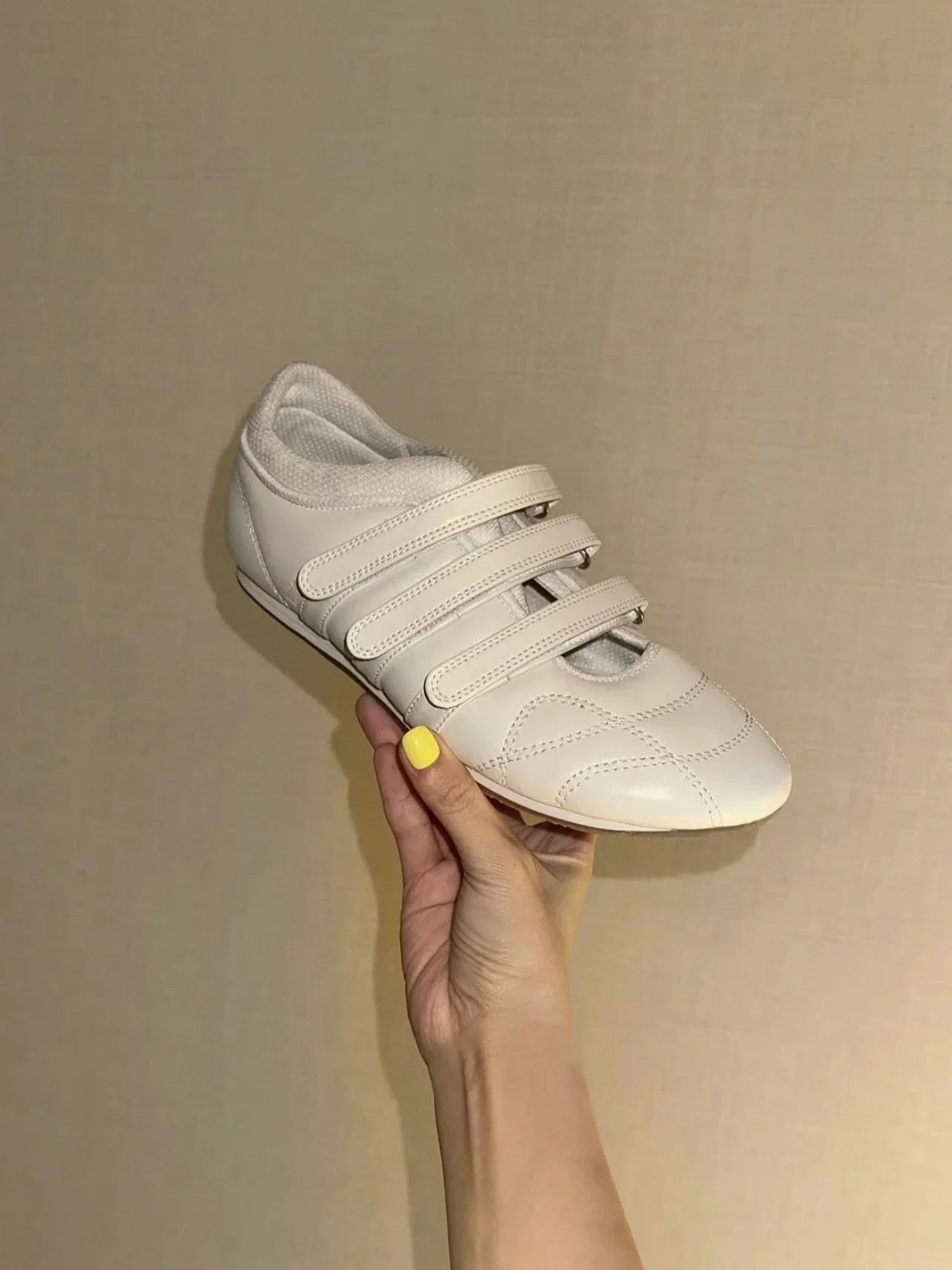 Shoes Soft Sole Comfortable Hollow White Shoes with Velcro Lightweight Mary Jane Flats Comfortable Loafers Shoes Fashion