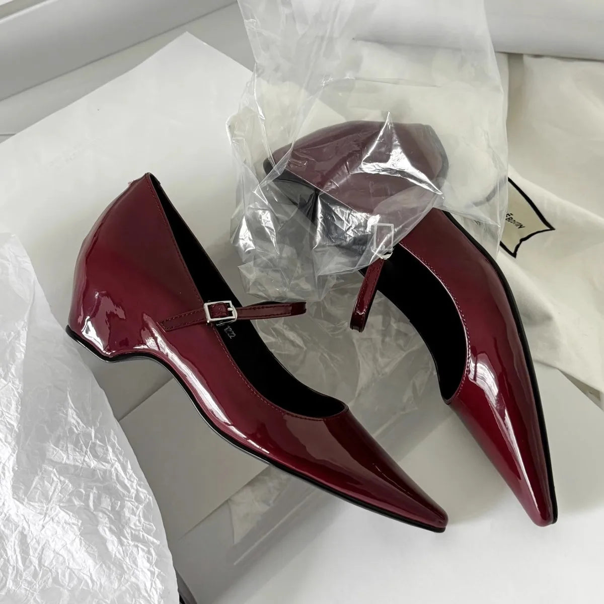 Pointed Toe Shoes Buckle Strap Solid Color Retro Brand 5CM High Heel Shallow Concise