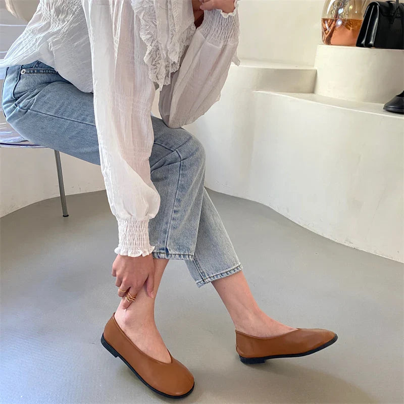 Retro Round Toe Loafers Solid Leather Flats Shallow V-Open Boat Mocasines Femmes Comfy Slip On Daily Walking Shoes Ladies