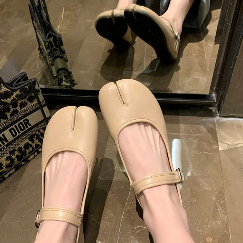 Split Toe Tabi Shoes Buckle Mary Janes Shoes Flats chaussure femme Leisure Shoes zapatos de mujer