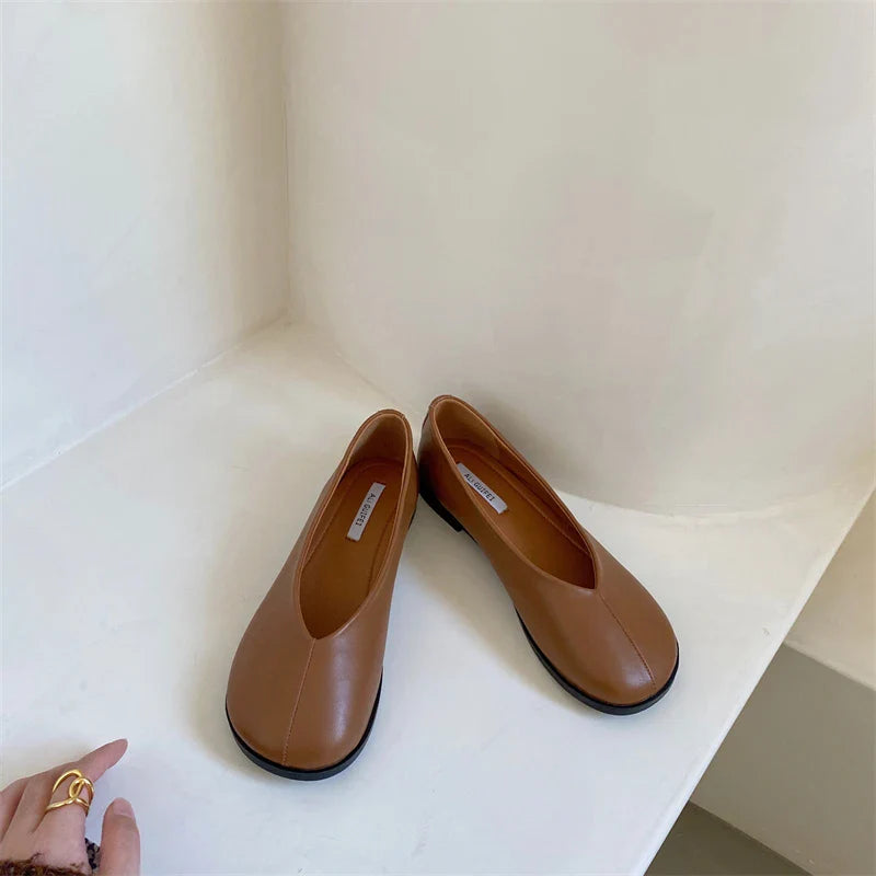 Retro Round Toe Loafers Solid Leather Flats Shallow V-Open Boat Mocasines Femmes Comfy Slip On Daily Walking Shoes Ladies