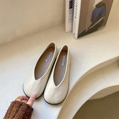 Retro Round Toe Loafers Solid Leather Flats Shallow V-Open Boat Mocasines Femmes Comfy Slip On Daily Walking Shoes Ladies