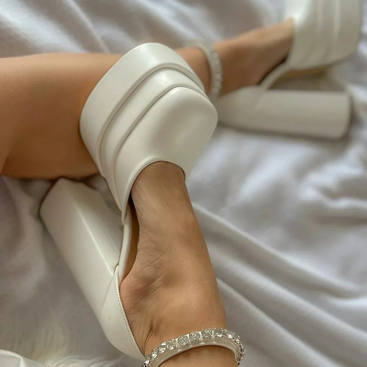 Ivory Satin Evening Party Platforms Sandals High Heels 15 cm Thick Heels Weddings Shoes