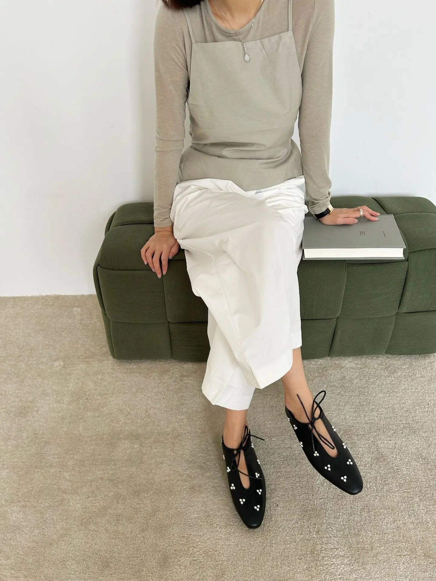 Metal Rivet Decoration Shallow Mouth Ballet Flats High Quality Soft Bottom Lacing Flat Shoes Casual Comfy Shoes
