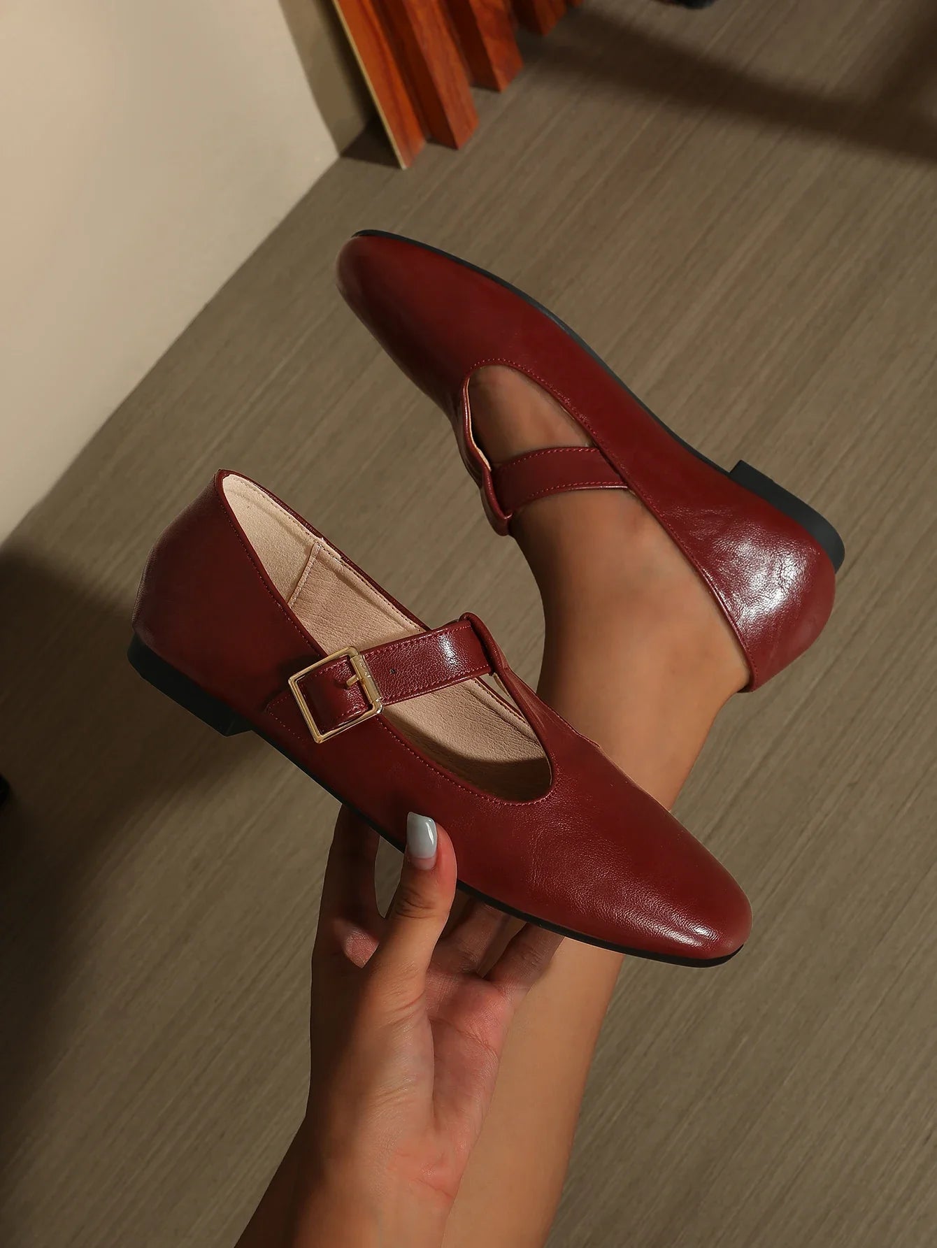 Slip On T-Strap Mary Jane Flats Comfy Round Toe Flat Shoes